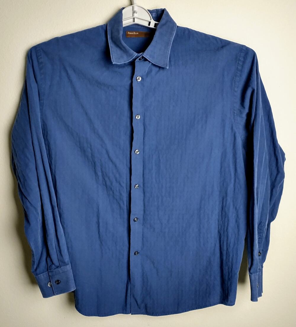 Perry Ellis Men's Solid Blue Point Collar Button-Down Dress Shirt